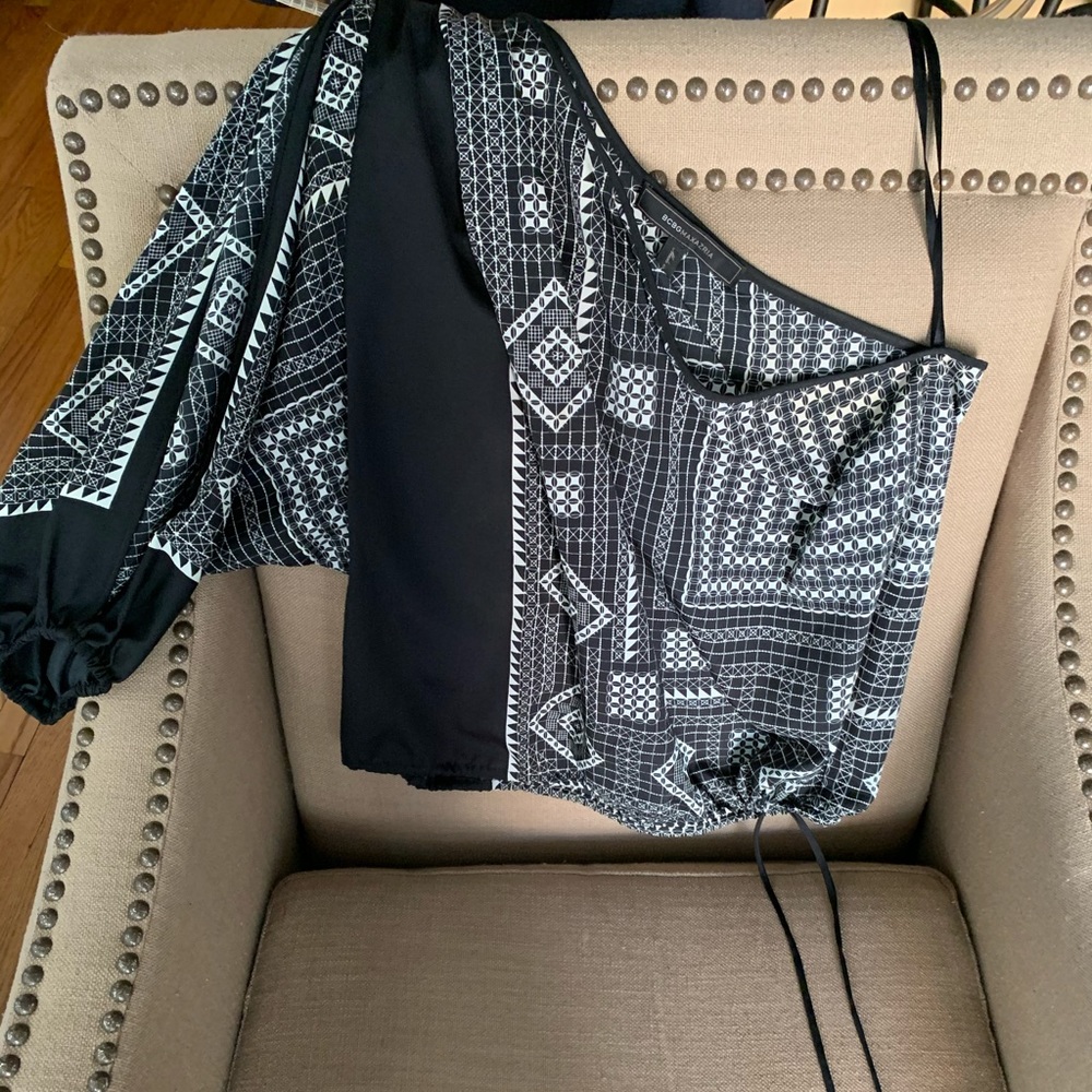 BCBG One Shouldered Patterned Top - Picture 4 of 8